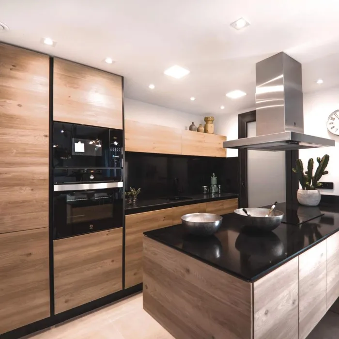 اسپوتا نوین چوب