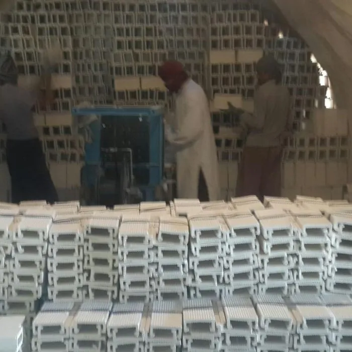 عرضه فندوله کارخانه خوشرنگ یزد به سراسر کشور 