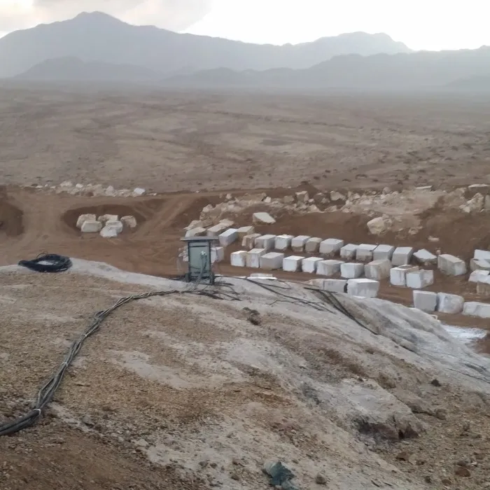 معدن سنگ مرمریت پرطاووسی 