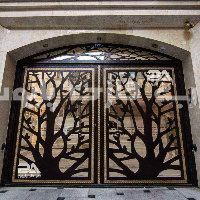 درب های فلزی حیاط و پارکینگ در طرح و مدل های شیک و مدرن